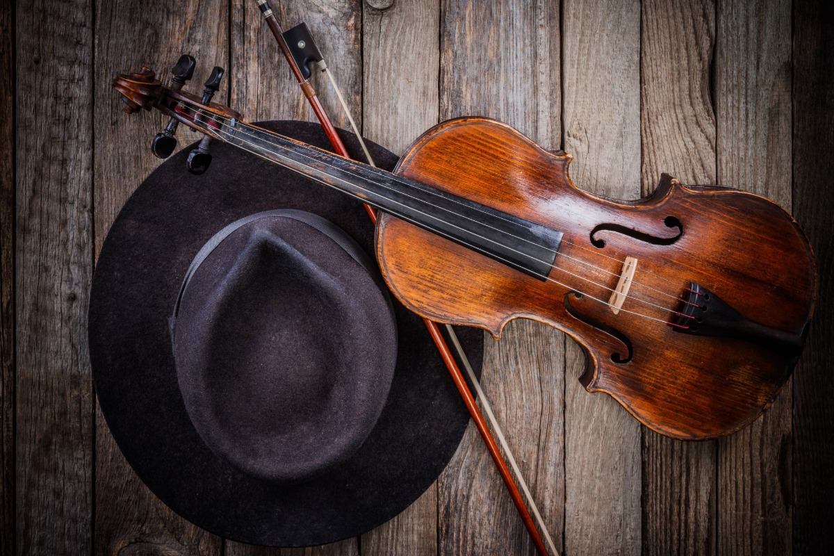 fiddle and hat for illustrative purpose