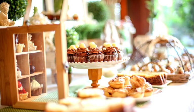 DESSERT-DIVAS DESSERT-DIVAS