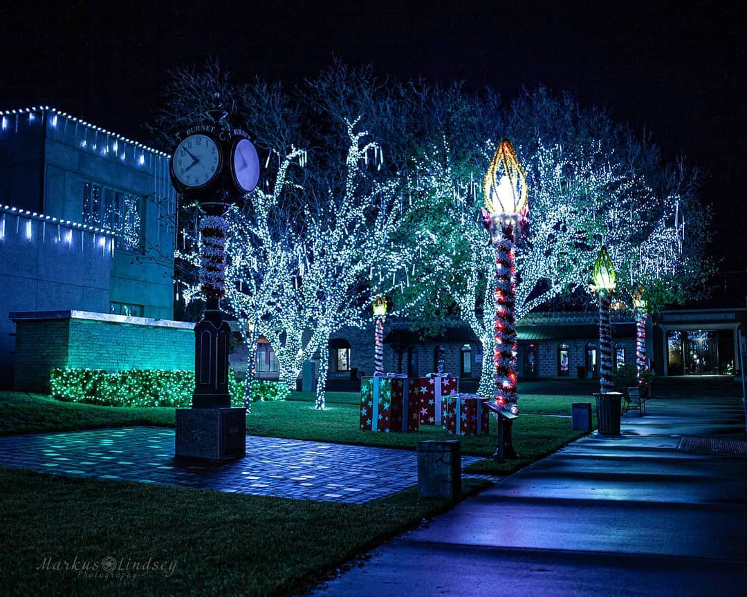 Burnet County Courthouse lights