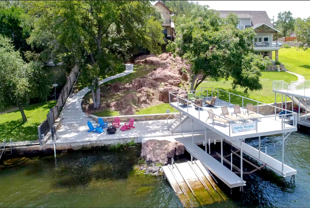 Elk Lodge on Lake LBJ in Burnet