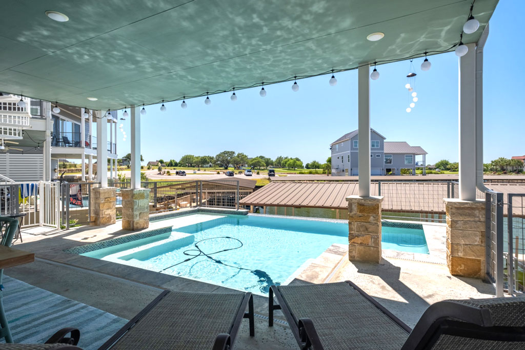 Mariner's Manor in Kingsland