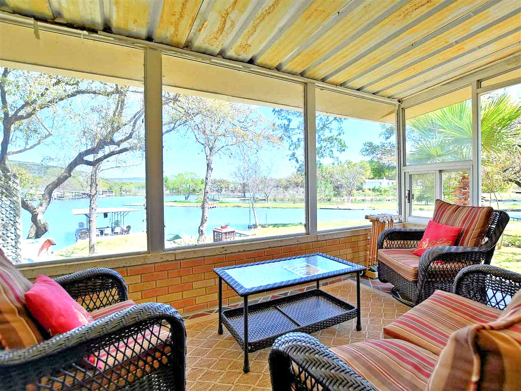 Lazy Days Bungalow on Lake LBJ, Texas