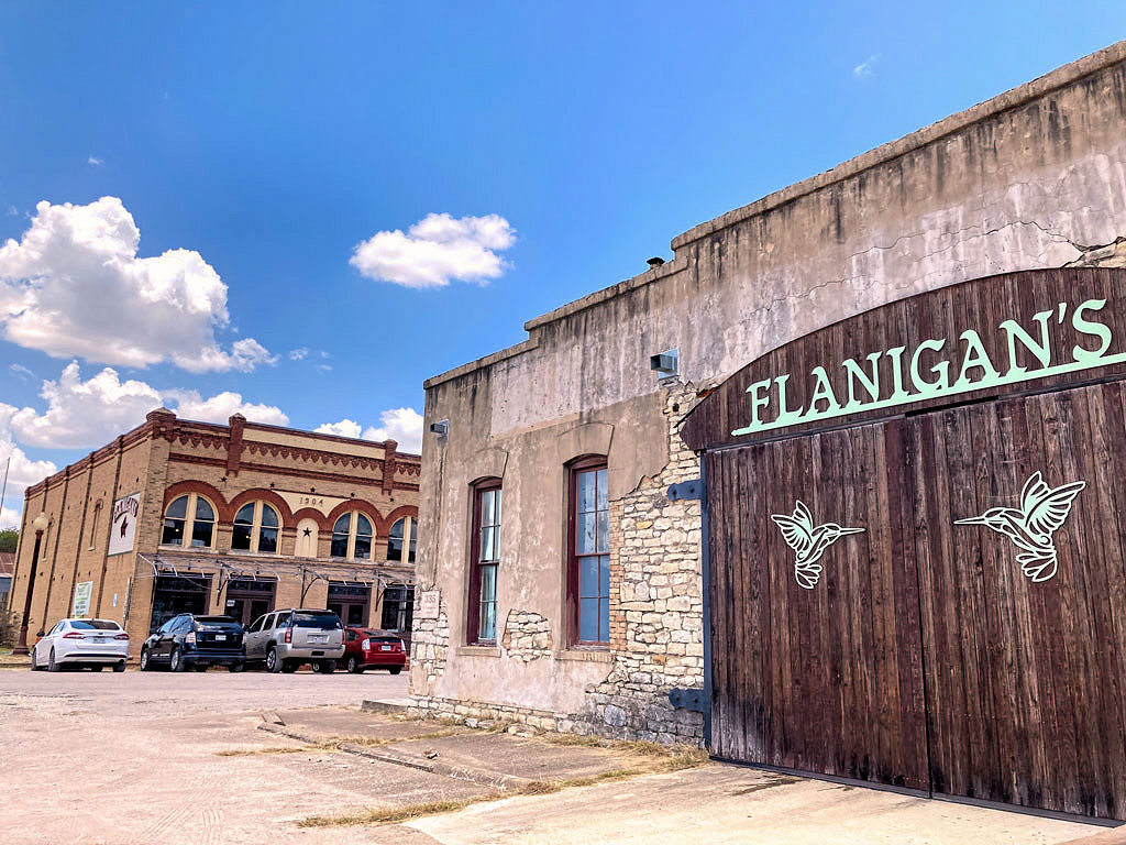 flanigans in bertram texas of highland lakes in burnet county
