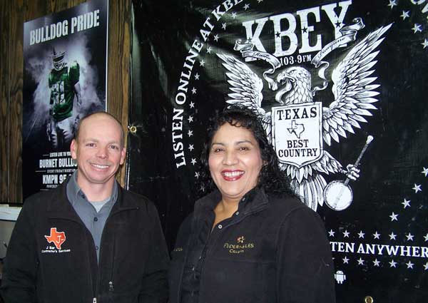 David Jamar and 'JBar Weekend Restroom Report' guest Andrea Loredo of Pedernales Cellars.