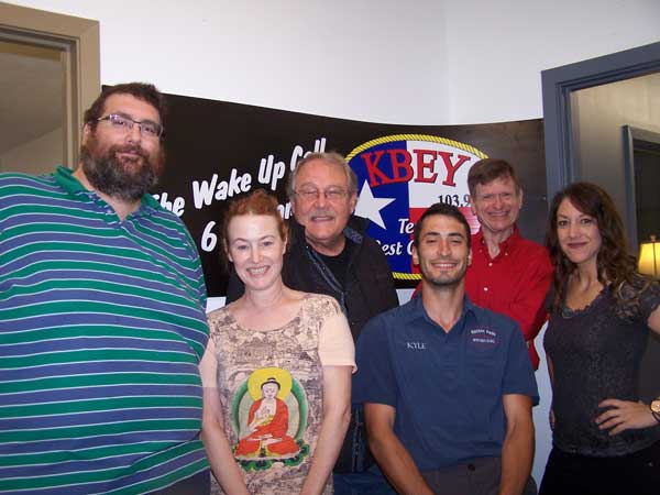 Hill Country Community Theatre cast and director of 'Murder Weapon.'