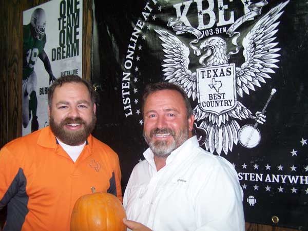 Jason Jamar (left) of the 'JBar Weekend Restroom Report' brought guest Dave Mallard of Nomad Ranch into the KBEY 103.9 FM studio.