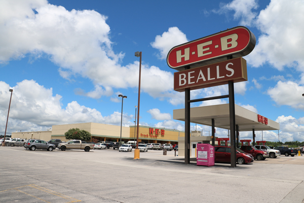 H-E-B officials announced June 1 that a new and bigger store will be built adjacent to the current store on RR 1431 in Marble Falls. Staff photo by Jared Fields