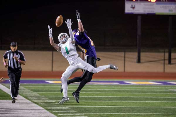 Receive Sterling Galban and the Burnet Bulldogs take on the Taylor Ducks in a bi-district championship at 7:30 p.m. Nov. 11 at A.C. Bible Stadium, 3301 S. Bagdad Road in Leander. Listen to the game on KBEY 103.9 FM Radio Picayune or at KBEYFM.com starting with a 7 p.m. pregame show. Photo by Glenn Morris/FTMOG.com