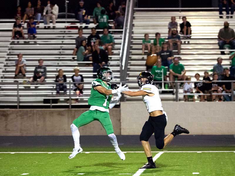 Sterling Galban (left) returns for the Burnet Bulldogs 2017 season, which begins with fall training camp Aug. 7. Photo by Glenn Morris/FTMOG.com