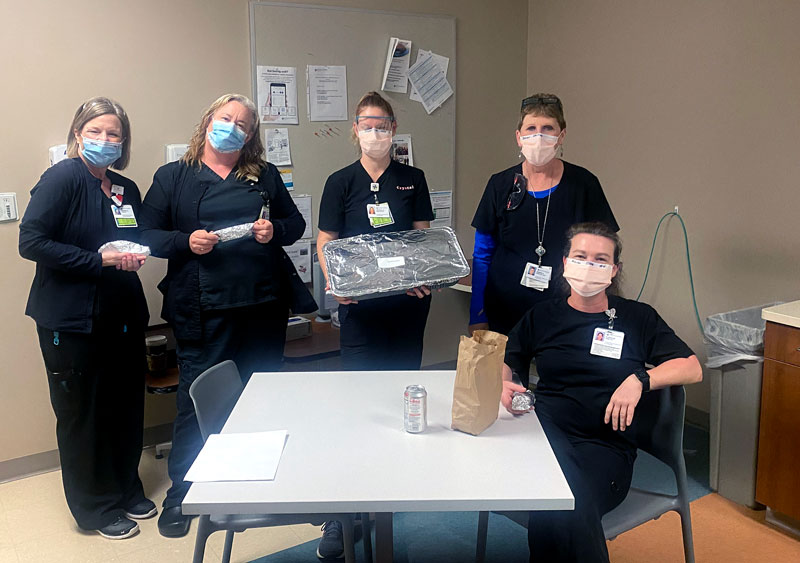 Horseshoe Bay neighborhood donates meal to Marble Falls hospital