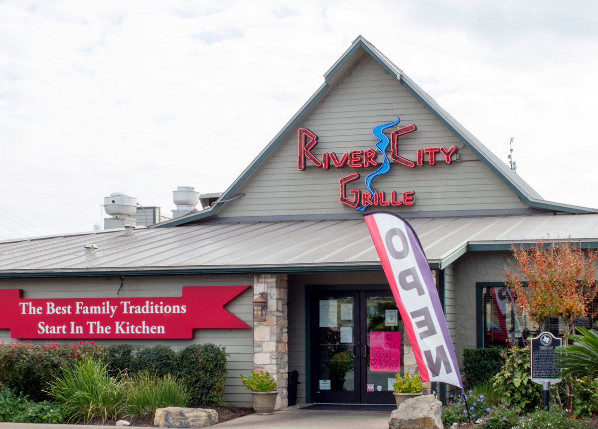 Comfort Food 4 Kids at River City Grille