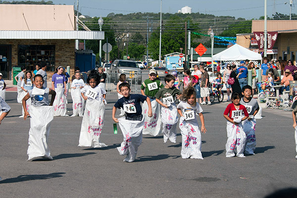 Burnet Bluebonnet Festival needs volunteers