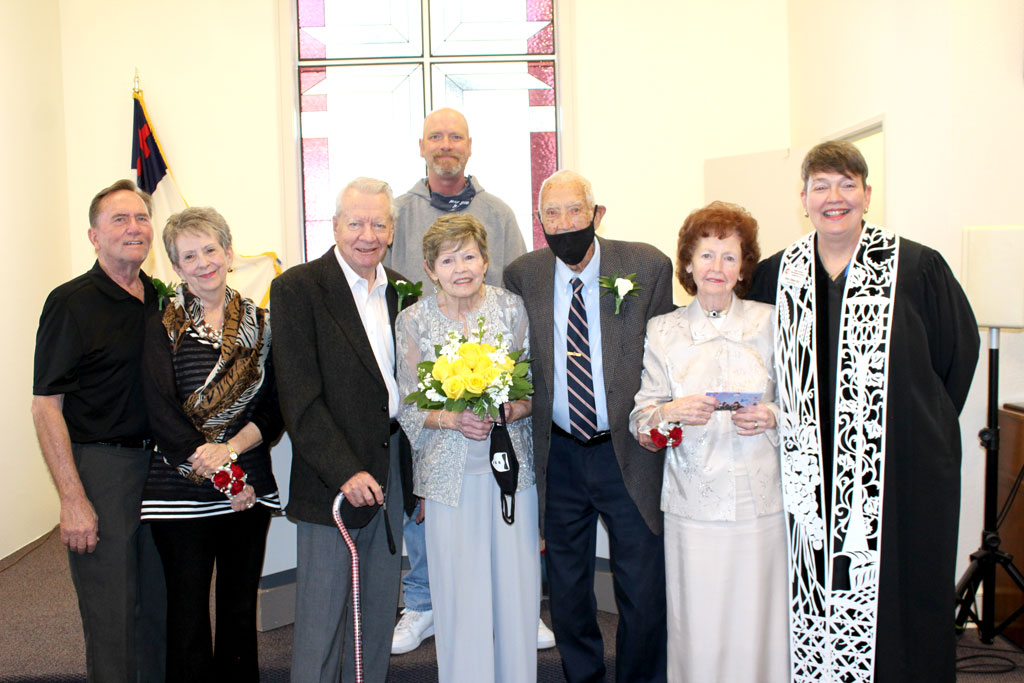 Meadowlakes octogenarians tie the knot