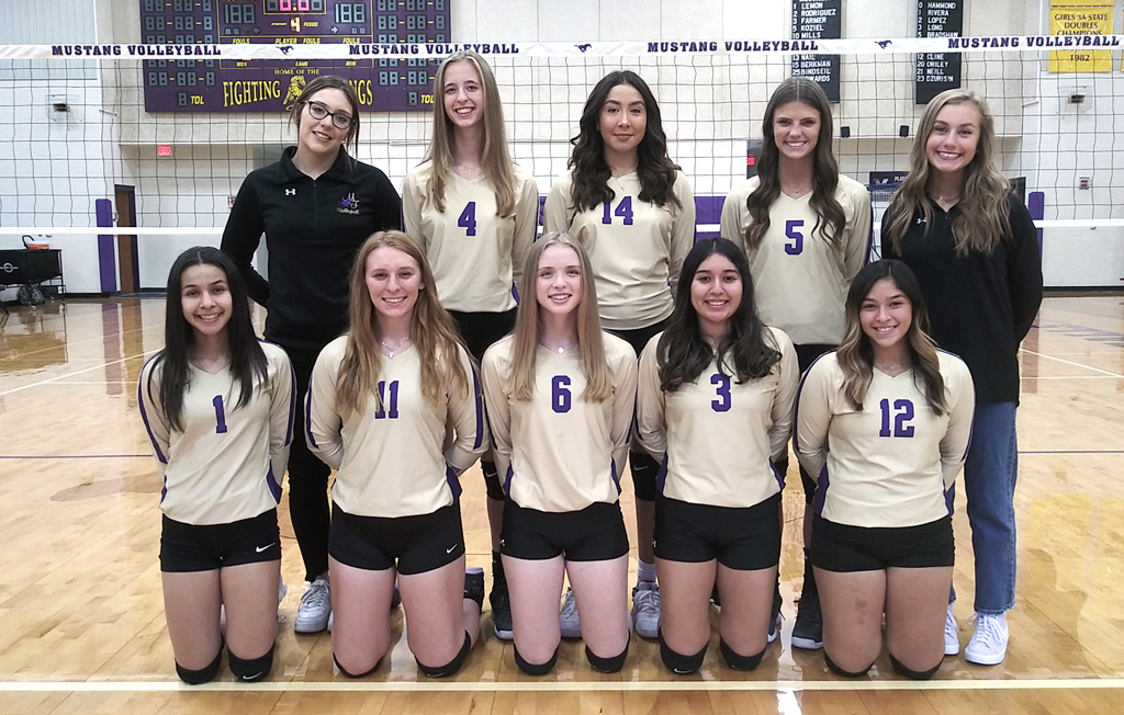 Marble Falls volleyball team seniors
