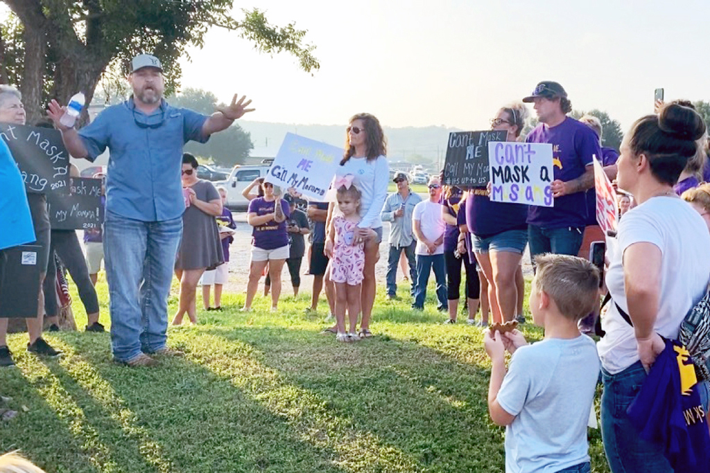 Marble Falls ISD parents protest mask mandate