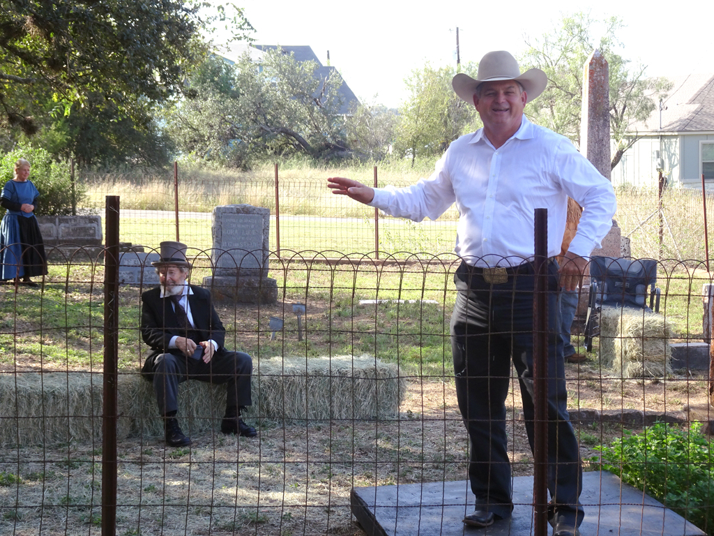 Legends of the Falls hayride in Cottonwood Shores