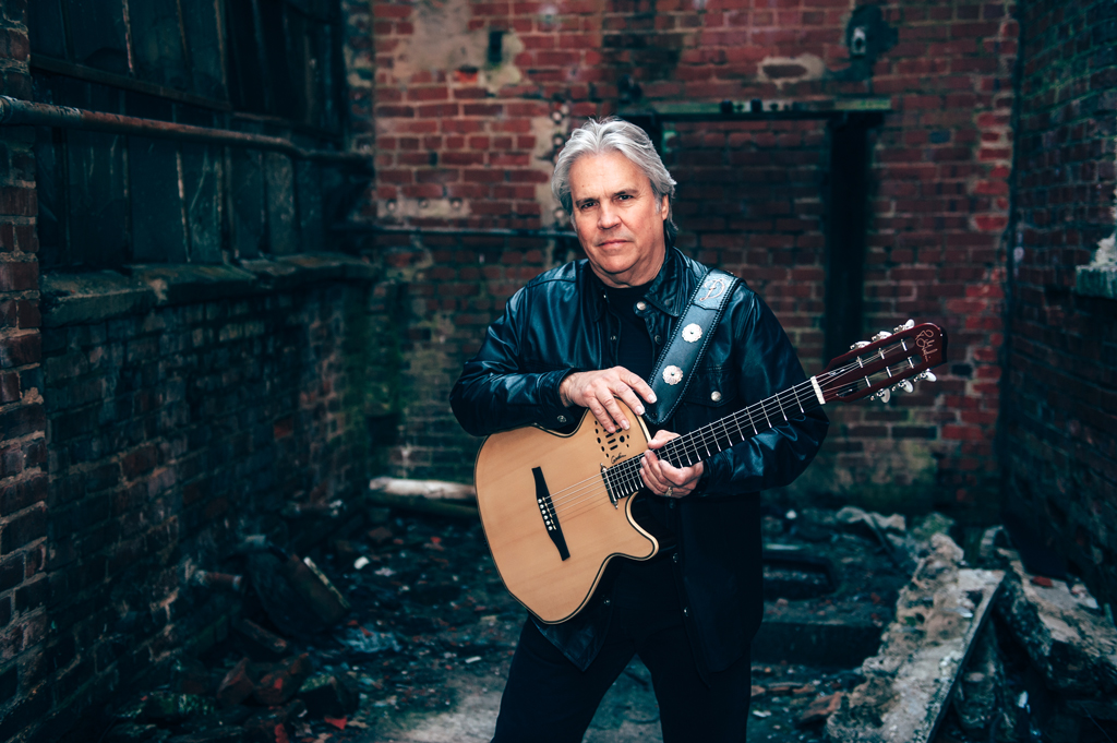 Guitarist Doyle Dykes