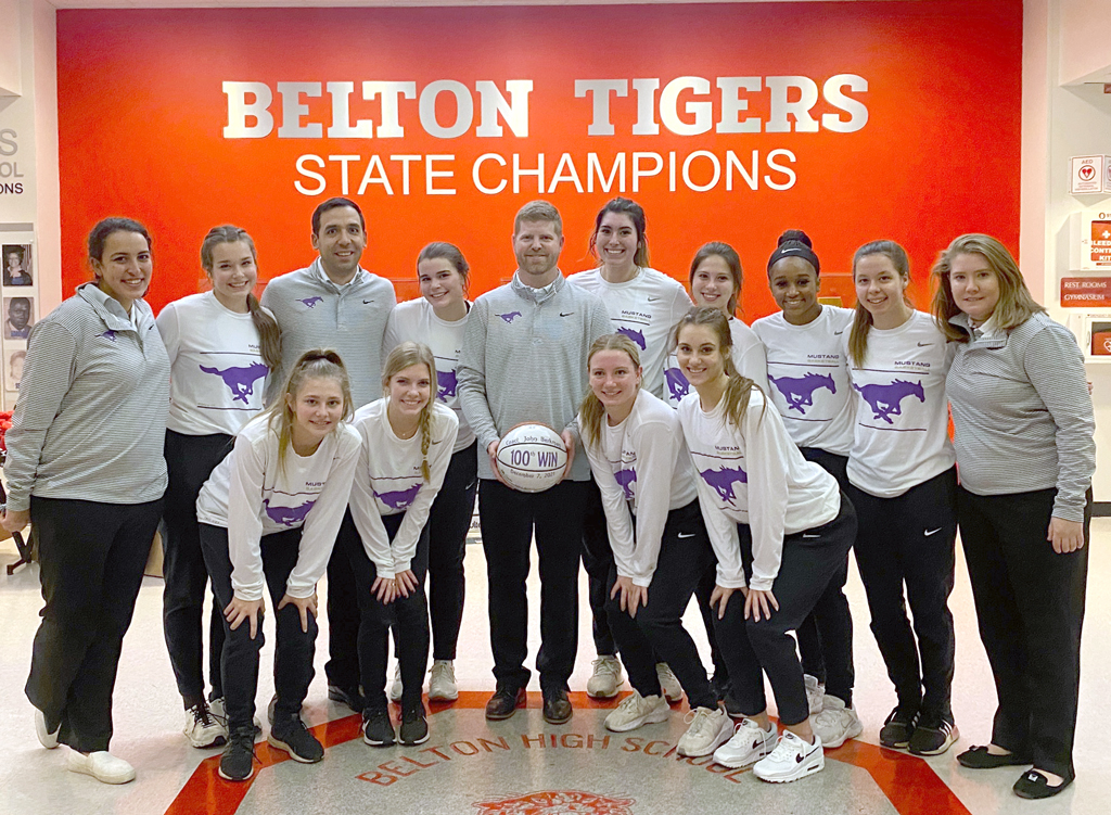 Marble Falls girls' basketball