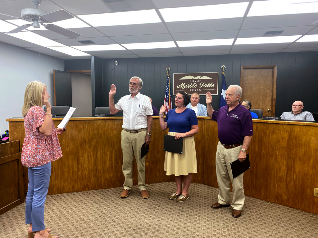 Marble Falls city councilors take oaths of office