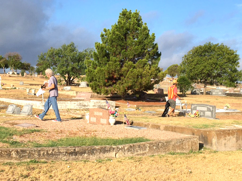 Hill Country Litter Lifters at Marble Falls Cemetery