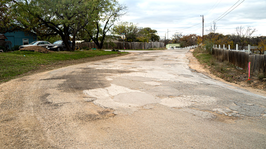 Kings Circle Drive in Granite Shoals