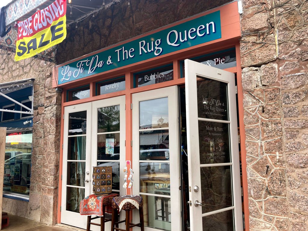 La-Ti-Da & The Rug Queen in Marble Falls, Texas