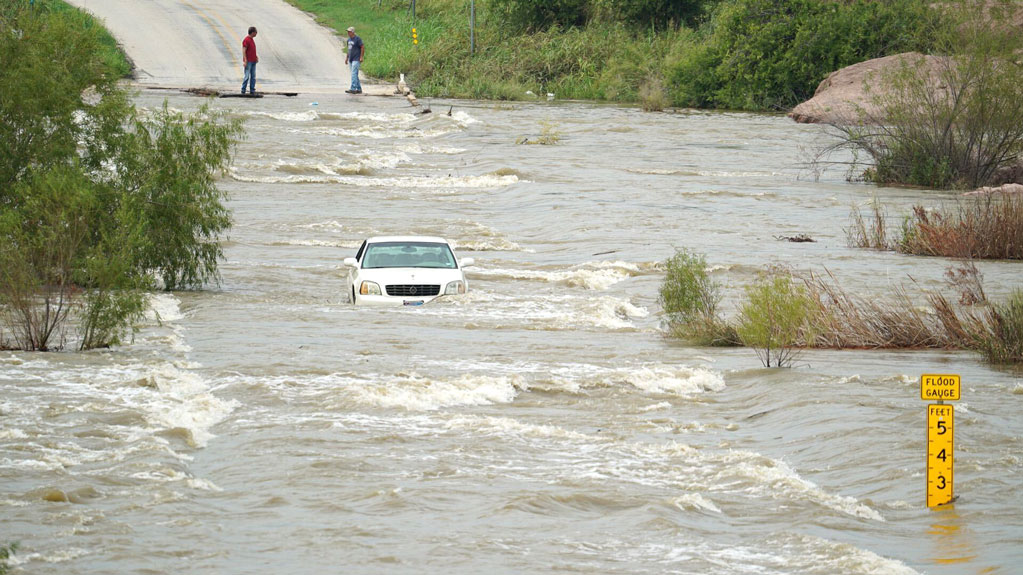 flood rescue at Kingsland Slab