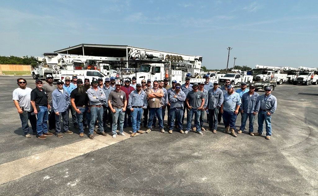 Line crews come to aid of East Texas town
