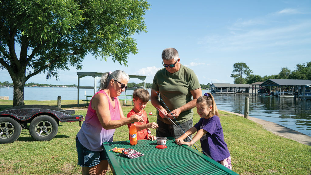 Granite Shoals park volunteers