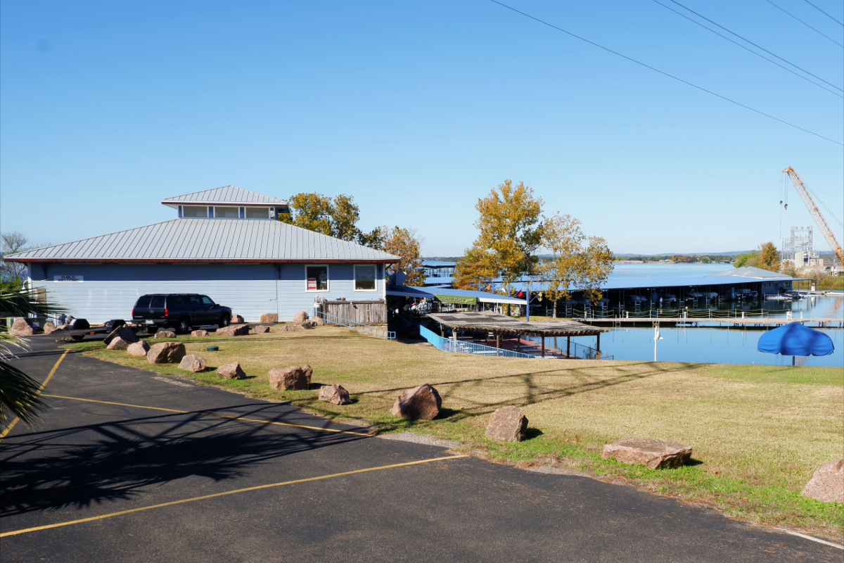 New BIZ: The Wave Bar & Grill opens in Cottonwood Shores - DailyTrib.com