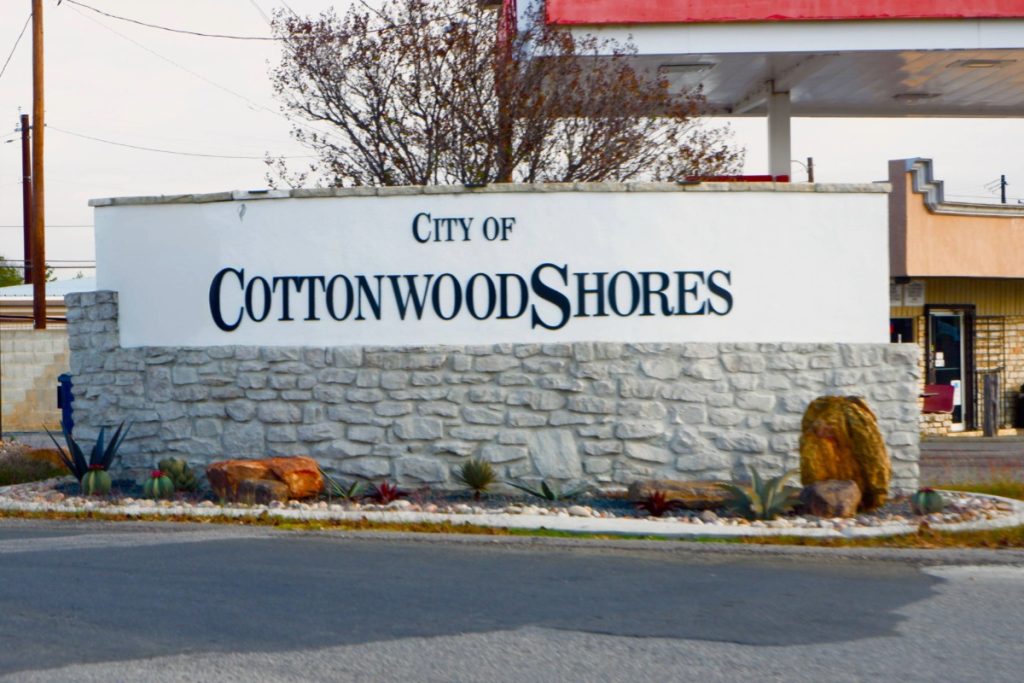 Cottonwood Shores city sign