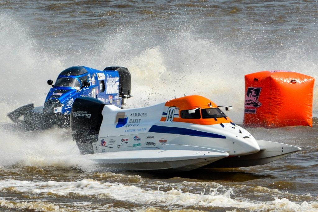 F1 boats take hairpin turns on the circuit, sometimes hitting corners at 100 mph. 