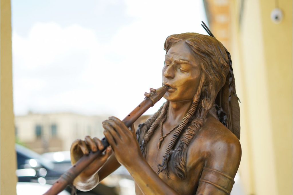 Fluteplayer close up