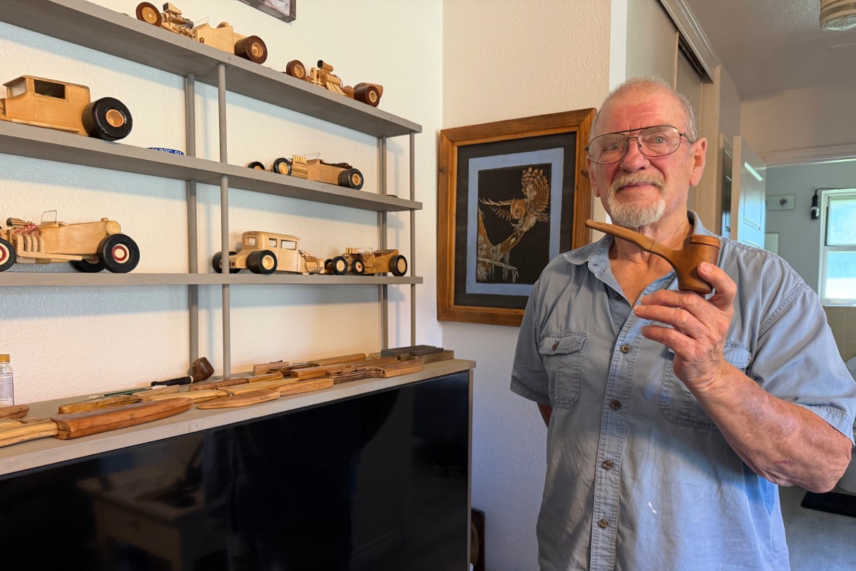 Hobbiest at home: Don Newlin's handmade wooden hot rods
